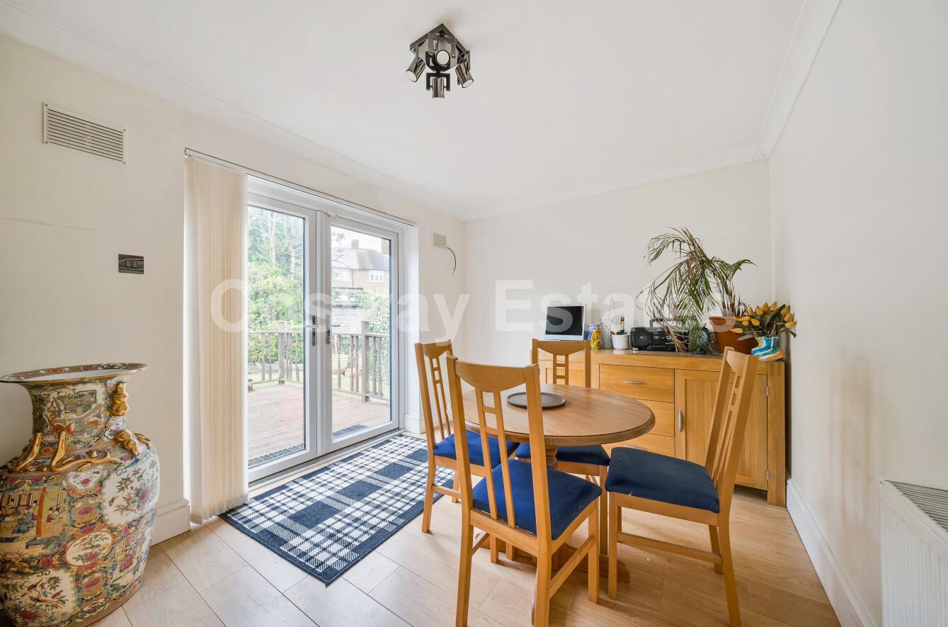 Stoneyfields Gardens, Edgware, HA8, Edgware